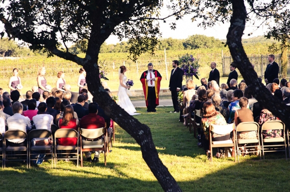 austin wedding photographer at spicewood vineyards texas