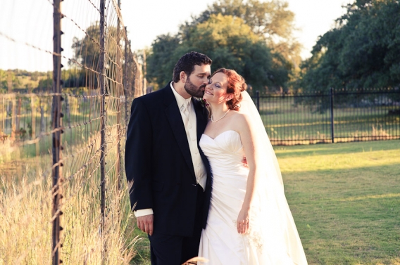 austin wedding photographer at spicewood vineyards texas