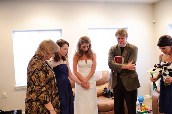praying before wedding
