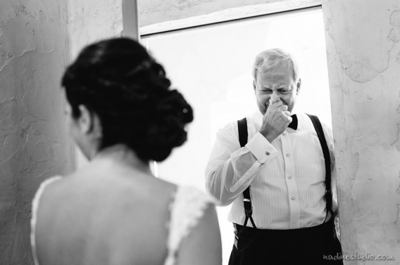 father seeing the bride for the first time and crying