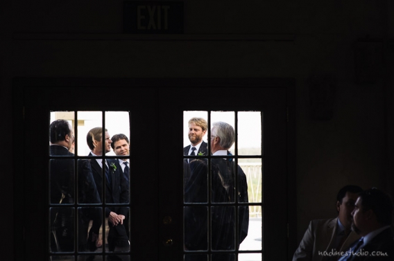 groommen hanging around