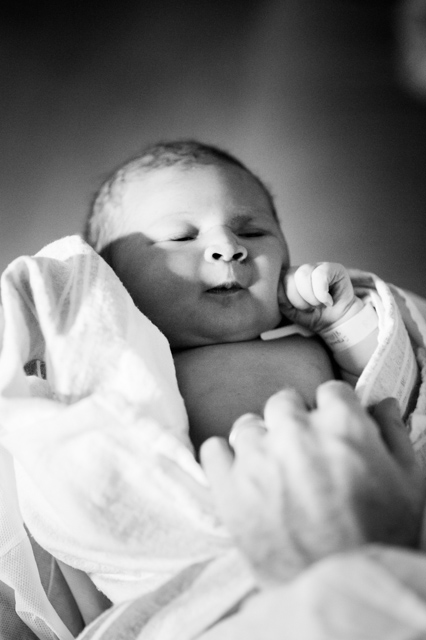 newborn birth day photography