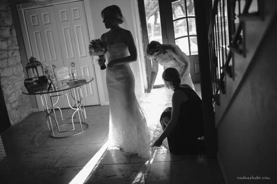 dress bustling