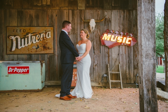 honky tonk bridal portraits